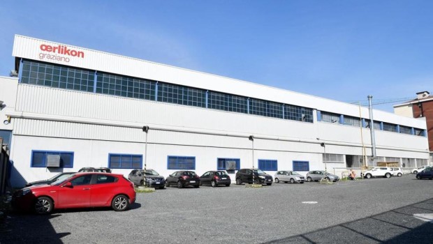 Caro Operai Contro, la Oerlikon-Graziano di Bari ha licenziato un altro operaio per «sopravvenuta inidoneità fisica». Il primo era stato licenziato a Torino a seguito del trapianto di fegato. Stavolta è toccato ad un operaio di Bari dopo l’intervento al cuore. L’azienda è sempre la Oerlikon-Graziano che, denuncia la Fiom di Bari, approfittando dell’intervento al cuore dell’operaio, lo ha punito come «Rappresaglia della Oerlikon-Graziano per le sue battaglie sindacali». I padroni sono sempre più scaltri. Non si fermano neanche davanti alle patologie più serie degli operai, che il più delle volte hanno origine proprio nelle condizioni del loro sfruttamento. […]