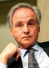 Caro Operai Contro, “Nel 2016 le democrazie occidentali per colpa della crescente disuguaglianza e del terrorismo islamico non sono riuscite a cambiare leggi e Istituzioni allo scopo di fronteggiare le sfide di questo secolo alle società ed economie aperte a immigrazione, globalizzazione e tecnologia“. Cosi scrive sul Corriere della sera Roger Abravanel e cita gli esempi. Cameron che voleva “riformare il rapporto tra Regno Unito e Ue” è stato bocciato dagli inglesi, convinti da spot razzisti in cui “un anziana signora malata andava all’ospedale e trovava un cartello <<completo>> e una lunga fila di immigrati”. In Italia il fallimento […]