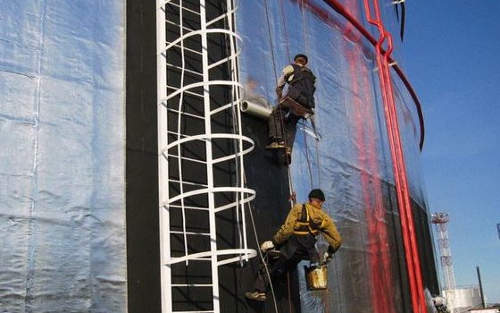 Redazione di Operai Contro. Fumata nera alla K-Flex, l’ennesima. L’incontro del 20 aprile tra sindacati e azienda presso l’agenzia regionale per l’istruzione, la formazione e il lavoro della Regione Lombardia non ha infatti prodotto sostanziali passi avanti nella vertenza. Noi operai siamo in  sciopero ormai 88 giorni, e continuiamo il  presidio davanti alla sede di Roncello (Monza e Brianza) contro i 187 licenziamenti. I sindacati continuano a tenere isolate le fabbriche in cui ci sono licenziamenti. I sindacati vogliono portarci alla sconfitta. I sindacati hanno fatto ricorso contro l’azienda per condotta antisindacale, richiedendo l’annullamento dei licenziamenti al giudice del […]