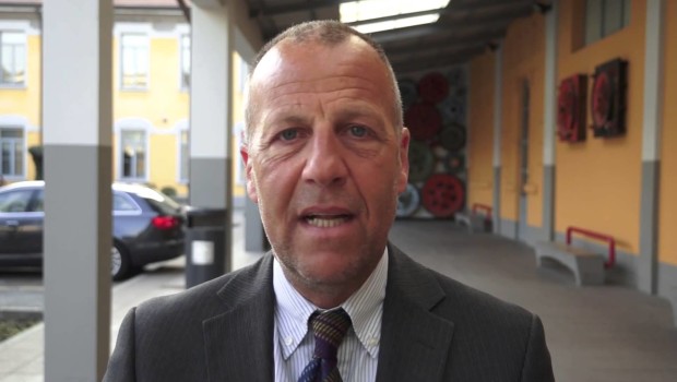 Redazione di Operai Contro, Una settimana addietro l’ISTAT informava che in Italia ci sono 4,5 milioni di poveri assoluti e 8 milioni di poveri relativi. Oggi l’ISTAT informa che ”  “Nonostante il miglioramento delle condizioni economiche delle famiglie, nel 2016 non si è osservata una riduzione dell’indicatore di grave deprivazione materiale, corrispondente alla quota di persone in famiglie che sperimentano sintomi di disagio. Secondo i dati provvisori del 2016, tale quota si attesta all’11,9%, sostanzialmente stabile rispetto al 2015”. “Serve uno scatto dell’economia – sottolinea Monducci – per centrare gli obiettivi di crescita del Pil previsti dal Governo per […]