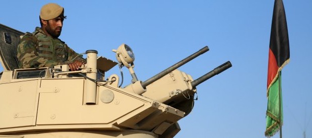 Redazione di  Operai Contro, La Casa Bianca è pronta a inviare 3mila militari in Afghanistan per “iniziare a vincere” la guerra nel Paese, scrive il Washington Post citando fonti del Pentagono. I soldati a stelle e strisce si andrebbero ad aggiungere agli 8.300 presenti su territorio afghano I Taliban  controllano o hanno influenza sul 40% dell’intero territorio, Questo è il risultato di 16 anni di guerra. Oltre 4000 civili uccisi e 8000 feriti sono il risultato dei criminali USA che occupano il paese. Il mondo civile occidentale tace e applaude gli assassini USA Un lettore