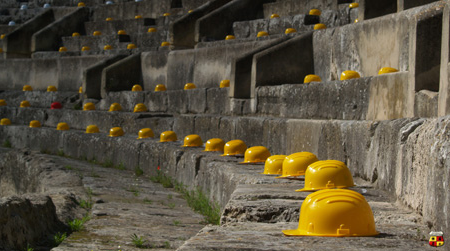 Caro Operai Contro, mentre il Papa continua a spararle grosse sulla dignità del lavoro fondata sul profitto, i padroni continuano a sfruttare e mietere vittime tra gli operai. Roberto Moretti 32 anni, operaio di Cercola ( Napoli), è morto ieri sul lavoro. Alberto Trentin 35 anni, operaio di Biella è morto l’altro ieri sul lavoro. Mediamente oltre tre operai ogni giorno muoiono sul lavoro. Dall’inizio dell’anno al 27 maggio 2017, i morti sul lavoro compresi quelli in itinere, superano i 580 complessivi. (Fonte: osservatorio di Bologna). Lavoro salariato significa sfruttamento dell’uomo sull’uomo. La dignità del lavoro di cui parla […]