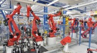 Redazione di Operai Contro, noi operai pensavamo che fosse finita, ma non è così. La Comau di Grugliasco, azienda del Gruppo Fca che occupa 1.300 operai e che fabbrica sistemi di produzione e di robotica per le linee di montaggio, ha notificato alle Rsa di dover procedere, dopo oltre un anno, alla richiesta di cassa integrazione ordinaria dal 5 giugno al 11 giugno e dal 26 giugno al 2 luglio 2017. La causa delle sospensioni è stata motivata con la necessità di adeguare le attività produttive al transitorio andamento della domanda di mercato. Intanto siamo noi operai a vederci […]
