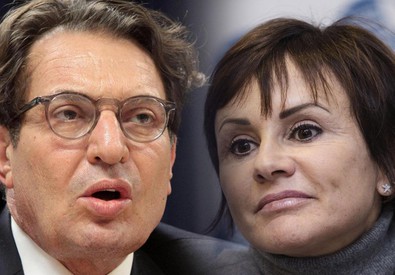 Redazione di Operai Contro, non passa un giorno senza che vengano scoperti episodi di corruzione. Cosa dobbiamo aspettare noi operai? Dalla sicilia ANSA Anche il governatore siciliano Rosario Crocetta risulta indagato nell’inchiesta che ha portato all’arresto dell’armatore Ettore Morace, amministratore della Liberty lines, del candidato sindaco a Trapani Girolamo Fazio e del consulente della Regione Giuseppe Montalto. Il presidente della Regione è accusato di concorso in corruzione e avrebbe ricevuto un avviso di garanzia notificato dai carabinieri. Il sottosegretario alle Infrastrutture Simona Vicari (Ap) è indagata per corruzione. In cambio di un Rolex datole dall’imprenditore Morace, avrebbe presentato un emendamento che […]