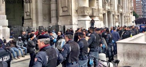 Come è noto, il 2 maggio, nel piazzale antistante la Stazione Centrale di Milano (largo duca d’Aosta), si è svolta una retata in grande stile, con largo spiegamento di sbirraglia, impiego di elicotteri e polizia a cavallo (che i milanesi non vedevano da decenni). Una retata che evocava i tempi lugubri della Repubblica di Salò, con i nazifascisti a caccia di braccia proletarie da sfruttare … e poi eliminare. Il piazzale della Stazione è un punto di aggregazione per le migliaia di profughi che, dal Sud del mondo, affluiscono a Milano in cerca di scampo. La loro presenza disturba […]