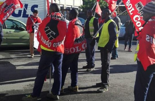   si é svolto un picchetto davanti alla GLS di Sesto Ulteriano contro la repressione che la cooperativa ha messo in atto contro Mendoza, delegato degli operai che hanno ripreso la lotta, dopo le vittorie del 2015 che avevano imposto l’applicazione integrale del CCNL di settore. – Rispetto delle 39 ore settimanali – Riduzione dei carichi di lavoro (aumentati dall’azienda per sopperire all’aumento del costo della forza lavoro dopo gli scioperi del 2015 – Rispetto delle indennità di mansione previste dal CCNL – Piena agibilità sindacale per gli operai Questa la piattaforma di lotta, inaccettabile per i padroni che, […]