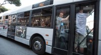 Caro Operai Contro, le tariffe dei trasporti pubblici potranno variare in base al “reddito” dei viaggiatori. Quindi i disoccupati, gli operai e i lavoratori senza busta paga o con salari bassi non dovrebbero pagare il trasporto pubblico. Altrimenti la variazione in base al “reddito”, è solo un pretesto per tartassare sempre gli stessi. Uno dei tanti espedienti di propaganda del governo Gentiloni in vista delle prossime elezioni. Organizziamo il sabotaggio contro la stangata alle tariffe dei trasporti pubblici. Trasporti gratis per gli operai e i meno abbienti! Saluti da un pendolare   Agenzia Adnkronos Bus e metro, in arrivo […]