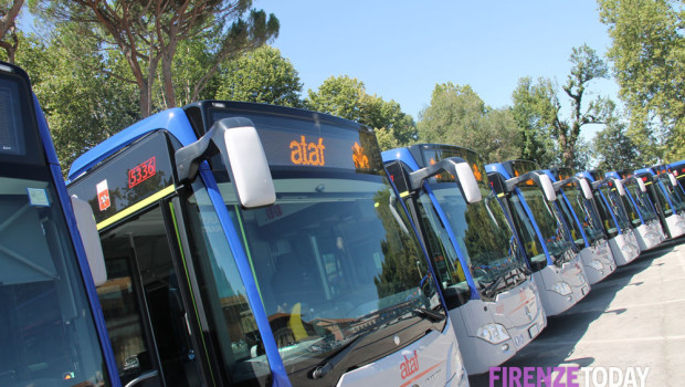 per il dibattito Rompe le uova nel paniere a padroni, politicanti e sindacalisti di regime   I l 16 giugno, lo sciopero dei lavoratori dei trasporti (aeroportuali, portuali, ferrovie, autoferrotranvieri, logistica e autostrade) ha avuto un esito complessivamente buono, ove più ove meno (sotto, un breve resoconto). Sicuramente, il successo è stato maggiore alle aspettative dei promotori, alcuni sindacati di base (Cub Trasporti, Sgb, SiCobas, con l’adesione del SolCobas e, in parte, dell’Usb). Nel successo ha pesato il grande malcontento dei lavoratori che, solo a stento, la triade Cgil-Cisl-Uil ha potuto contenere in alcune situazioni dove pesa invece il […]