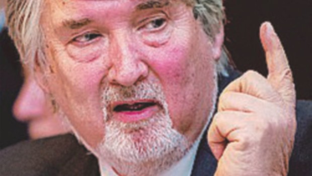 Redazione di Operai contro, dopo la riuscita dello sciopero dei trasporti padroni e governo vanno all’attacco del diritto di sciopero. I tempi “sono maturi” per una nuova regolamentazione degli scioperi nei servizi pubblici essenziali basata sulla rappresentatività dei sindacati. Lo ha detto il Garante degli Scioperi Giuseppe Santoro Passarelli nella sua relazione a Montecitorio. Giuseppe Santoro Passarelli è un uomo del Pd e non è l’unico a guidare la lotta contro il diritto di sciopero. Poletti scalpita. Fin’ora gli scioperi erano quelli dei sindacalisti mazzettari della CGIL-CISL-UIL. Spesso i mazzettari convocano pacifiche processioni il sabato pomeriggio. Padroni e governo […]