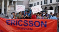 Caro Operai Contro, il padrone Ericsson dichiara esuberi strutturali 61 operai, e in quanto tali li vuole licenziare. Ma non è strutturale anche il profitto? Perché non licenziamo il profitto e il modo di produzione su cui è fondato? Basta con i “sacri principi” del padrone che ci può sfruttare e licenziare quando vuole. Basta con la società fondata sui “sacri principi” dello sfruttamento operaio. Mettiamo in discussione questo sistema sociale, con una lotta senza quartiere ai licenziamenti e a questa società capovolta. Saluti da un lettore di vecchia data   Tratto da: primocanale.it Lunedì assemblea in sede, botta-risposta […]
