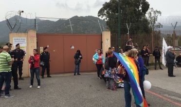 Caro Operai Contro, la Rwm in Sardegna si muove su più tavoli e ufficialmente con altri scopi, ma in realtà mira a triplicare l’area su cui costruisce bombe per la guerra dei padroni. Manifestazioni contro si sono già avute. Contro la guerra dei padroni e la sua preparazione, organizziamo il partito operaio. Guerra alla guerra dei padroni. Saluti Sardi   Tratto da Sardinia Post La Rwm Italia non lascia ma neppure raddoppia: triplica. Nei mesi scorsi la fabbrica di bombe made in Sardinia – usate anche dai sauditi nel conflitto in Yemen – ha avviato l’iter per l’ampliamento dello […]