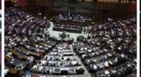 Redazione di Operai Contro,  il parlamento, le elezioni, sono gli strumenti dei parassiti della politica per accaparrarsi le mance dei padroni. Tutti i partiti politici vogliono convincerci che con le elezioni democratiche siamo tutti  uguali. Il padrone non sarà mai uguale allo schiavo salariato.  Tutti i partiti politici vogliono convicerci che il Parlamento dei padroni fa leggi buone per tutti: il padrone e lo schiavo. E’ falso, le erlezioni del parlamento, servono solo a decidere come si spartiranno le mance dei padroni i  parassiti della politica. La legge elettorale serve solo a decidere come si spartiranno il potere i […]
