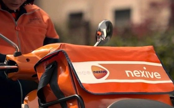 Redazione di Operai Contro, Giovedì 29 giugno sciopero delle lavoratrici e dei lavoratori di Nexive di Milano, a sostegno della vertenza aperta con l’azienda dopo l’apertura della procedura di licenziamento per 30 fattorini portalettere. Nexive, filiale italiana di Post Nl (le poste olandesi ex Tnt), è la più grande agenzia di recapito privata che opera su tutto il territorio nazionale sia direttamente sia attraverso una rete di aziende partner in appalto. A Milano, sede del gruppo, occupa oltre 300 dipendenti. O i licenziamenti con un’esternalizzazione parziale dell’attività su Milano oppure la riduzione dell’orario, e del salario, del 25 per cento […]