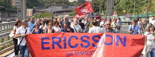 Caro Operai Contro, dopo i 200 licenziamenti di Genova e i 61 di Roma che avevi denunciato nei giorni scorsi, sono arrivate anche a Napoli le prime 30 lettere di licenziamento. Altre 18 lettere sono partite per altrettanti lavoratori nelle sedi di Bari, Catanzaro, Palermo. In totale in questa nuova ondata di licenziamenti Ericsson, sono 309 gli operai licenziati. E non è finita. In ogni fabbrica colpita gli operai vengono lasciati soli. Intorno al famoso “tavolo” siede il padrone con i sindacalisti e i politici di turno, i licenziamenti vengono serviti agli operai nel pieno rispetto delle regole. La […]
