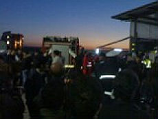 Redazione di operai Contro, la magistratura lavora con metodo. I padroni posono dormire sonni tranquilli.Dopo nove anni nessun colpevole per i 5 operai morti avvelenati dentro l’autocisterna satura di acido solfidrico al Truck Center di Molfetta. Per i nove imputati, accusati di omicidio colposo aggravato, la Corte di Appello di Bari ha dichiarato prescritti alcuni reati. Mentre altri sono stati assolti “per non aver commesso il fatto”. È stata così ribaltata la sentenza di condanna del primo grado. Sono state assolte anche tre delle quattro società coinvolte nel processo: FS Logistica-B.U. Cargo Chemical Spa, La Cinque Biotrans Snc, Nuova Solmine Spa. Confermata soltanto la responsabilità […]