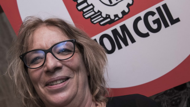 Redazione di operai contro, l’erede di Landini alla direzione della FIOM riconferma che i dirigenti sindacali della FIOM sono sempre al servizio dei padroni. Vi invio alcune affermazioni dell’erede di Landini. – A partire da fine anni ’90, la legislazione del lavoro è andata tutta in quella direzione, all’insegna della precarizzazione del lavoro”. Un ritornello è stato la riduzione dei costi per le aziende: “Ma non è vero che le imprese assumono se il lavoro costa di meno: assumono se c’è produzione e possibilità sul mercato”. -:  Oggi i lavoratori vengono subordinati e non viene riconosciuta una dignità per quello [&hellip;]