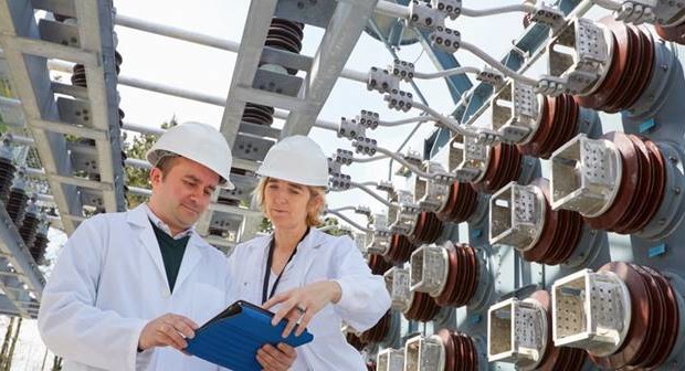 Caro Operai Contro, il governo Gentiloni ha stanziato 60 milioni di euro (tanto per cominciare), per finanziare gli atenei messi a disposizione dei padroni che vorranno beneficiare gratuitamente del loro supporto per la formazione e l’assistenza, al fine di realizzare profitti. Lo stanziamento di 60 milioni di euro è così ripartito: 20 milioni nel 2017, 10 milioni nel 2018, 30 milioni nel 2019. Il governo dei padroni, (Renzi poi Gentiloni), prima ha regalato ai padroni il Jobs act; l’operaio usa e getta con salari e condizioni miserabili; gli sgravi fiscali; ha demolito l’impianto degli ammortizzatori sociali. Ora in nome […]