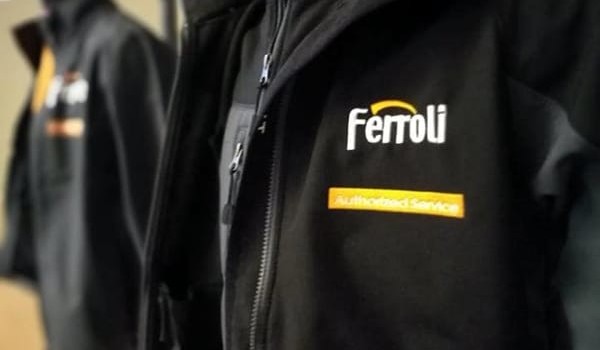 Caro Operai Contro, per respingere i 400 esuberi alla Ferroli era partito lo sciopero a oltranza con richiesta da parte del sindacato di un incontro con l’azienda. Dopo due giorni di sciopero a oltranza l’azienda ha accettato di fissare un incontro. Il fatto è che la sospensione dello sciopero a oltranza è partita subito il 3 agosto, mentre l’incontro è fissato “ a fine agosto”: Quindi un mese dopo e ancora non si sa la data. Intanto con lo sciopero sospeso il padrone per un mese continuerà a far produrre caldaie agli operai, fino a esaurire gli ordini. A […]