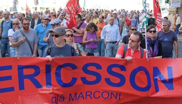 Caro Operai Contro, dopo i 354 lavoratori in Italia per i quali Ericsson ha avviato la pratica di licenziamento collettivo, ora Ericsson ha annunciato 24 mila licenziamenti in altri paesi. E’ il risultato della ricerca del massimo profitto da parte del padrone, ottenuto con anni di accordi sindacali al ribasso. Accordi che in nome della competitività delle merci, hanno elevato la concorrenza fra gli operai dei vari paesi, generando i cosidetti “esuberi”, ed ora Ericsson vuole liberarsene, licenziandone 25 mila! Per lottare in ogni paese contro i rispettivi padroni, gli operai devono imporsi col sindacalismo operaio e liquidare il […]