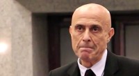 Redazione di Operai Contro, “Ho temuto per la tenuta democratica del Paese”. Marco Minniti, rivela le sue preoccupazioni di pochi mesi fa, “di fronte a barricate per l’arrivo di migliaia di stranieri e a sindaci che mi dicevano no”. In quel momento, ha spiegato il ministro dell’Interno alla festa dell’Unità di Pesaro, “ho capito che andava governato subito il flusso migratorio e l’abbiamo fatto”. il mazziere ha difeso la democrazia: – ha pagato milioni di euro alle bande criminali di Tripoli – Ha fatto sparire le ONG dal Mediterraneo – ha fatto manganellare i profughi di Roma Minniti con il […]