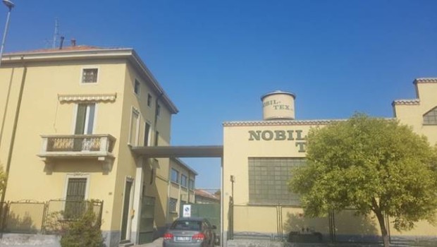 Caro Operai Contro, se il padrone porta i libri in Tribunale il sindacato non accenna neanche alla lotta per opporsi ai licenziamenti: “faremo tutto il possibile per aiutare i dipendenti”, così ha dichiarato il sindacalista. Per anni il padrone ha intascato profitti, si è arricchito sul lavoro degli operai, ora porta i libri in Tribunale, gli operai finiscono in mezzo alla strada, il padrone continuerà a fare il nababbo anche se l’azienda chiude. Che logica è questa? Abbiamo fin troppo tollerato le mostruosità di questo sistema sociale, perciò mi associo alle battaglie di Operai Contro. Saluti da un lettore […]