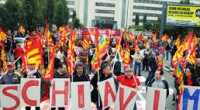 Caro Operai Contro, la Fiom comunica che a Mirafiori aumentano gli esuberi. A Melfi da oltre due mesi è ripartita la cassa integrazione con operai trasferiti a Termoli. A Pomigliano centinaia di operai in cassa integrazione sono costretti da mesi in trasferta a Cassino, mentre quelli di Cassino rimangono in cassa integrazione. E’ solo un cenno alle note situazioni fra le più gravi e stridenti per gli operai della Fca in Italia, ex Fiat. Mi chiedo cosa debba succedere perché il sindacato decida mobilitazioni e iniziative, appropriate alla gravità delle situazioni. E mi rispondo se quella “flemma” dell’azione sindacale […]