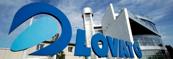 Caro Operai Contro, la sera il padrone della Lovato Gas, storica azienda con sede a Vicenza, comunica la chiusura della fabbrica e 90 licenziamenti. La Fiom la mattina dopo proclama 8 ore di sciopero con blocco delle merci sui cancelli, annunciando a breve ulteriori azioni di protesta: «Non escludiamo di occupare l’azienda e porteremo la nostra protesta all’esterno della fabbrica, coinvolgendo la città di Vicenza». Speriamo che nei propositi di lotta, la Fiom non trascuri di contare sulla solidarietà di operai di altre fabbriche, chiamando anche loro alla lotta. Attendiamo indicazioni dalla Fiom per dare solidarietà concreta a questa […]