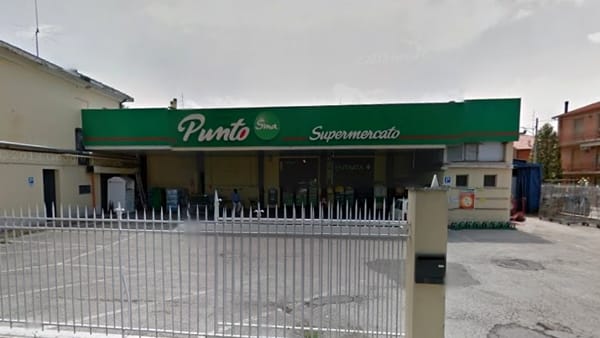 Caro Operai Contro, senza busta paga da 9 mesi e il supermercato SMA chiuso da 6 mesi, i sindacalisti di Cgil, Cisl e Uil indicano la situazione “in modo preoccupato” e ci avvertono che gli operai sono “senza certezze per il loro futuro”. Che perspicacia questi sindacalisti! Sempre loro poi ci assicurano come il padrone SMA, “abbia sempre dato rassicurazioni sia sulla tutela delle retribuzioni dei lavoratori sia sulla volontà di continuare ad investire ecc. ecc.” Quindi il padrone rassicura………gli operai devono pazientare. Saluti da Bologna   Mando un articolo da Forlì Todey “Negozio chiuso da 6 mesi e […]