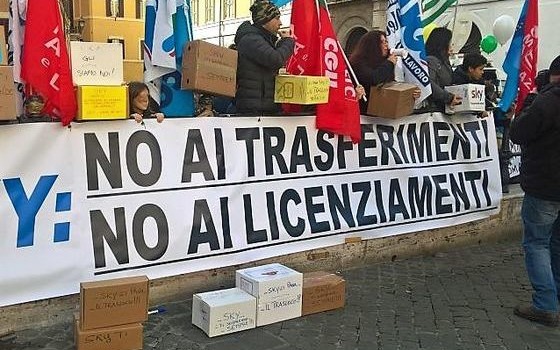 Redazione di Operai contro, Sky ha inviato 80 lettere di licenziamento ai dipendenti di Roma Licenziando anche dipendenti che avevano accettato un percorso di trasferimento a Milano. Questo è risultato dei tavoli dei sindacati E ora cosa faranno i sindacati? Un lavoratore  