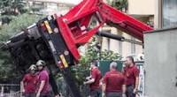 Caro Operai Contro, nei primi 10 mesi del 2017 i morti sul lavoro sono stati complessivamente 1.150. La mattanza degli operai per il profitto è in continuo aumento. Una strage quotidiana attribuita alla “fatalità”, dove ufficialmente non risultano esserci colpevoli. La strage di operai per il profitto è considerata da questo sistema sociale, un male necessario per continuare ad arricchire i padroni. Allego l’aggiornamento dell’Osservatorio Indipendente di Bologna morti sul lavoro. Saluti da una lettrice   Report morti sul lavoro dal 1° gennaio al 31 ottobre 2017 Dall’inizio del 2017 al 31 ottobre sono morti sui luoghi di lavoro […]