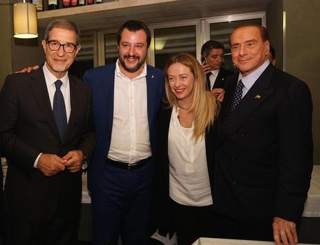 Redazione, il primo dato da porre in evidenza è il seguente: – il 60% degli aventi diritto o non ha votato o ha annullato la scheda Facciamo due conti: – gli elettori  erano 4,6 milioni, non hanno votato 3 milioni, hanno votato 1,6 milioni Stabiliti questi dati è possibile ragionare: Musumeci, rappresentante del centro destra, ha avuto il 40% dei 1,6 milioni di votanti. Musumeci ha avuto 640 mila voti. Cancellieri, rappresentante del M5S ha avuto il 35% dei voti, Cancellieri ha avuto 560 mila voti Possono strombazzare quanto vogliono sulle elezioni ma una piccola minoranza, 640 mila voti, […]