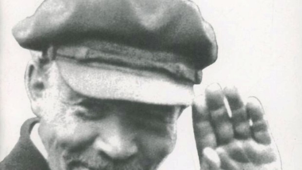 Il buon risultato della pubblicazione delle cinque conferenze di Marx agli operai, ci spinge a proseguire nella pubblicazione per gli operai degli scritti fondamentali dei teorici del comunismo.Pubblichiamo la prefazione di Lenin allo scritto Che fare. Riteniamo che nel centenario della Rivoluzione di Ottobre è utile conoscere gli scritti che la prepararono Il Che fare? fu scritto da Lenin tra la fine del 1901 e l’inizio del 1902, nella primavera di quest’anno egli scrisse la prefazione. Il libro uscì ai primi di marzo, per la casa editrice Dietz di Stoccarda. Si ringraziano Mishù e i compagni di Rivoluzione Comunista […]