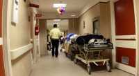 Caro Operai Contro, “Le infezioni in ospedale uccidono due volte di più degli incidenti stradali”.  E pensare che ci sono politici che vantano una sanità d’eccellenza! Lo Stato regala miliardi ai padroni per modernizzare gli impianti e licenziare operai. Lo Stato investe ingenti somme di denari nell’armamento militare preparandosi alla guerra. Lo Stato spende briciole per la sanità, tanto i padroni, i ricchi e gli strati agiati, possono curarsi privatamente. Per esami e visite al servizio sanitario, bisogna aspettare mesi di attesa. Per i costi dei tickets e delle medicine sono sempre più tanti i poveri, che non possono […]