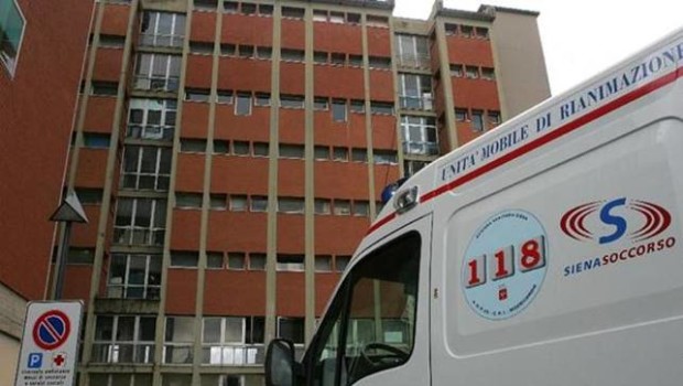 Caro Operai Contro, nel 2014 l’edificio che ospita l’asilo di Pontirolo Nuovo (Bg) era stato completamente “riqualificato” con una spesa di 2 milioni di euro. L’altro giorno il soffitto è crollato, sfondando anche il controsoffitto. E’ stato un puro caso che non vi siano stati feriti o peggio, dal momento che l’edificio oltre l’asilo ospita altre attività. Nell’Italia dei carrozzoni elettorali dei partiti, degli appalti caramellosi e delle malte senza cemento, stavolta ha ceduto un asilo dopo neanche 3 anni dalla ristrutturazione. Al 1° posto strade senza guard rail, specialmente in prossimità di burroni, con un alto numero di […]