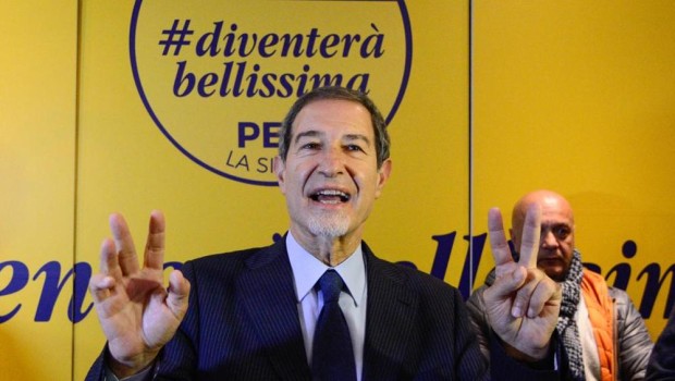 Redazione di Operai Contro, giornali, televisioni e parassiti del centro destra, gridano che Musumeci ha preso molti voti. E’ una menzogna. Un operaio di Gela scriveva il 6 novembre: “il primo dato da porre in evidenza è il seguente: – il 60% degli aventi diritto o non ha votato o ha annullato la scheda Facciamo due conti: – gli elettori  erano 4,6 milioni, non hanno votato 3 milioni, hanno votato 1,6 milioni Stabiliti questi dati è possibile ragionare: Musumeci, rappresentante del centro destra, ha avuto il 40% dei 1,6 milioni di votanti. Musumeci ha avuto 640 mila voti. “ […]