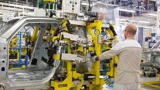 Per il dibattito  Caro Operaio Contro, nelle varie corrispondenze che ospiti, un lettore qualche giorno fa scriveva che “l’industria 4.0” è un invenzione di sana pianta” ecc. ecc. Io concordo con il lettore, e devo dire anche su ciò che finora ha pubblicato Operai Contro su questo tema. Proprio in considerazione del fatto che qualsiasi innovazione o nuovo macchinario viene usato capitalisticamente, “Industria 4.0” alza il livello di sfruttamento degli operai. A parità di tempo di lavoro si produce di più, così si creano anche gli esuberi da licenziare. Con il nuovo macchinario digitale e interconnesso, la stessa produzione […]