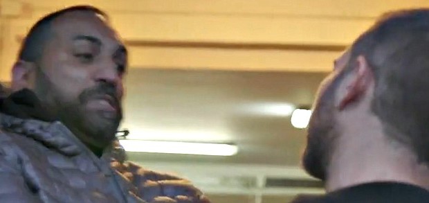 Redazione di Operai Contro, l’aggressione di Roberto Spada al giornalista di Nemo ci deve portare a riflettere. In Italia ci sono tanti partiti dei padroni e diverse avanguardie fasciste I partiti nel parlamento legiferano contro gli operai. Le avanguardie fasciste prendono posizioni più radicali che ai partiti della democrazia dei padroni non convengono prendere apertamente Le avanguardie fasciste hanno legami con la manovalanza della violenza e del crimine. Non si capisce  come mai polizia e carabinieri non riescono a debellare la criminalità. Sono decine di anni che la borghesia si serve delle organizzazioni criminali nella sua lotta violenta contro […]