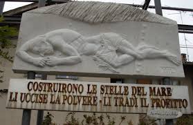 Caro Operai Contro, 800 operai uccisi dai padroni che li hanno fatti lavorare a contatto dell’amianto. I padroni approfittano della condizione di bisogno degli operai – che in cambio del salario vendono la loro forza lavoro – per costringerli a lavorare anche con sostanze e materiali nocivi e letali. Per il profitto dei padroni, la strage dell’amianto continua in silenzio, mentre i padroni continuano impuniti a fare la bella vita, protetti dal loro governo e dal loro Stato. Lo Stato dei padroni si abbatte, non si cambia. Saluti da Ghedi   Allego da un articolo di Brescia Today I […]