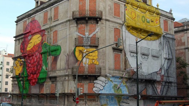 DOPO LA PUBBLICAZIONE DI “LAVORO-SALARIATO E CAPITALE” DI MARX E DEL “CHE FARE” DI LENIN, PROSEGUIAMO CON LA PUBBLICAZIONE DI “SALARIO, PREZZO E PROFITTO” DI MARX.  GLI OPERAI DEVONO CONOSCERE I SAGGI DEI CAPI RIVOLUZIONARI E DEVONO FORMARSI PER SCHIACCIARE I PADRONI Il saggio è dedicato alla confutazione della tesi, sostenuta da John Weston, un esponente owenista, in base alla quale le richieste di aumenti salariali sarebbero da considerare inutili, in quanto verrebbero vanificate da un immediato aumento dei prezzi. Per contestare questa teoria, Marx fa riferimento ai concetti di valore, lavoro necessario, lavoro socialmente necessario e prezzo. Con […]