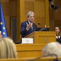 Redazione, i borghesi si preparano al nuovo balletto della democrazia elettorale. Gentiloni il capo del governo si congeda con un bilancio delle attività del governo dei padroni del PD: – L’Italia è ripartita alla grande Cioè i profitti dei padroni sono stati difesi e gli operai e i lavporatori sono sempre più poveri – Abbiamo un milione di posti di lavoro in più Cioè nessun operaio è più sicuro del suo salario. I contratti a tempo sono aumentati. I leccaculo dell’ISTAT contano tra gli occupati operai in CIG e lavoratori che hanno lavoirato anche un sol giorno. – Minniti […]