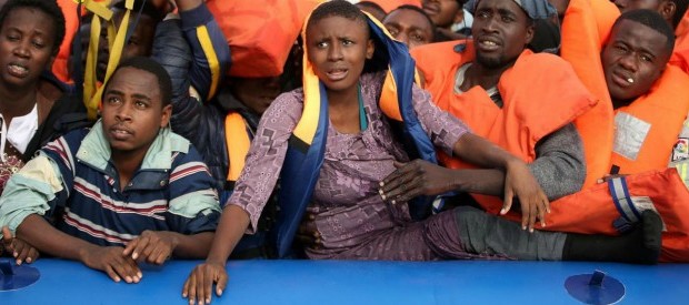 Redazione di operai Contro,  Amnesty international in un rapporto diffuso oggi dal titolo “La rete oscura libica della collusione” denuncia che dalla fine del 2016, “i paesi membri dell’Ue – in particolare l’Italia – hanno attuato una serie di misure con l’obiettivo di chiudere la rotta migratoria del Mediterraneo centrale, con poco interesse per le conseguenze dei migranti intrappolati in Libia”.  “I governi europei sono consapevolmente complici della tortura e degli abusi subiti da decine di migliaia di rifugiati e di migranti detenuti dalle autorità libiche in condizioni spaventose”. I governi europei di fatto sostengono “un sistema sofisticato di […]