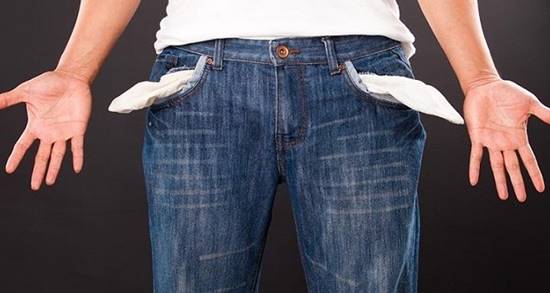 Caro Operai Contro, la nuova stangata varata dal governo Gentiloni, graverà su ogni famiglia con una media di 952 euro annui. Ma si tratta appunto di una media, perché ad essere più colpite saranno le fasce dei salari delle pensioni e dei redditi più bassi, “in previsione del processo di riforma delle tariffe, che penalizza gli utenti con minori consumi, specie se residenti, quantificati in 22 milioni di abitazioni su 29 totali”. La nuova rapina del governo Gentiloni a danno degli operai e degli strati meno abbienti, è accompagnata dall’annuncio – fatto da Gentiloni stesso – che invierà soldati […]