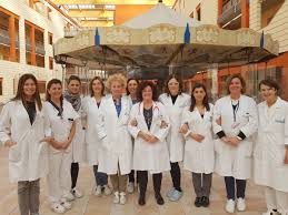 Caro Operai Contro, licenziare operai e lavoratori per assumerne altri più “convenienti” e ricattabili, è diventato ormai un giochino per i padroni, dopo le nuove leggi Fornero (governo Monti) e Jobs act (governo Renzi). I padroni con i loro governi hanno legiferato e prodotto nuove regole e norme, che hanno reso legalmente possibile disporre dell’operaio “usa e getta”. Ora il sindacato s’indigna di tutto ciò, ma non ha mosso un dito quando i governi dei padroni legiferavano per rendere ancora più dura e palese la schiavitù del lavoro salariato. Smascheriamo ovunque  i responsabili di questo sindacalismo compiacente e organizziamoci […]