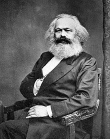 Mentre i partiti della borghesia e quelli della piccola borghesia discutono e si azzuffano per dare un governo ai padroni, noi preferiamo ricordare K. Marx che si e’ battuto per tutta la vita per gli operai. Per noi il Partito Operaio è il partito degli operai di tutto il mondo Il Partito Operaio sarà il terrore dei borghesi Grazie a Marx gli operai di tutto il mondo possono lottare per prendere il potere La redazione di Operai Contro « il movimento operaio si era sì rafforzato in diversi paesi d’Europa che Marx poté pensare di esaudir un desiderio nutrito da […]