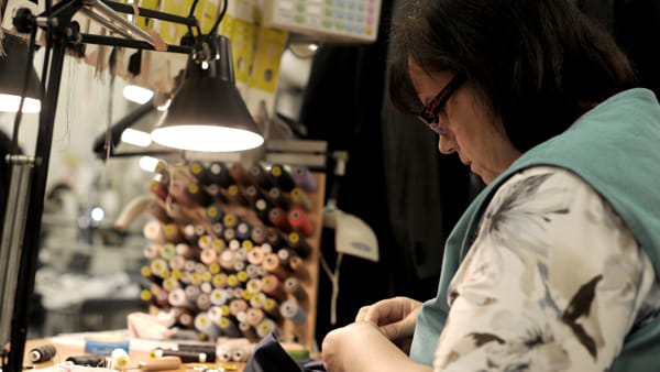 Caro Operai Contro, invio questo articolo sui salari pubblicato da Europa Today. “Salari italiani calano in barba all’aumento della produttività. Nel nostro Paese si registra però un trend negativo, con i salari che si mostrano in diminuzione. Nel 2017 sono diminuiti mediamente dello 0,9% a fronte di un aumento della produttività dello 0,4%. Trend opposto invece in altri Paesi: in Germania nel 2017 i salari sono cresciuti dello 0,6%, la produttività dello 0,7%. In Francia nel 2017 i salari e la produttività sono entrambi cresciuti dello 0,6%. Se guardiamo il più lungo periodo vediamo che tra il 2010 e […]