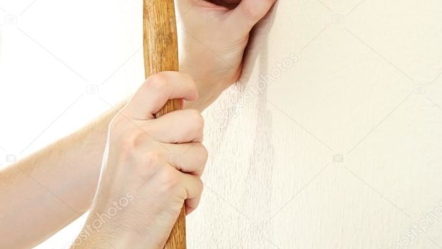 Una banale regola per la sicurezza sul lavoro consiglia che a piantare il chiodo nella trave sia lo stesso lavoratore che colpisce col martello. Nonostante gli allarmi e gli avvertimenti, accade molto frequentemente però che questa regola sia disattesa e che qualcuno finisca all’ospedale per aver tenuto fermo il chiodo mentre l’altro calava deciso il martello! Federmeccanica, l’associazione degli imprenditori che coordina le imprese metalmeccaniche in Italia, ha lanciato in questi giorni il decalogo sulle nuove relazioni industriali delle fabbriche 4.0 dei prossimi anni. Un progetto ambizioso. Si parla addirittura di quarta rivoluzione industriale che dovrà coinvolgere tutti i […]