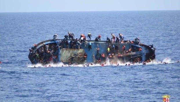 Un paese libero e democratico, ma spesso e volentieri esporta galeotti. Se l’avesse detta un “cittadino”, termine usato dai nuovi partiti populisti per definire un abitante dell’Italia non meglio specificato, avremmo potuto definirla una stupidata. Il primo, un avverbio che significa “di frequente”, il secondo, anche lui avverbio che posto dopo “spesso” diviene un rafforzativo del primo. Ammesso e non concesso che tra i tunisini immigrati ci sia qualche delinquente, i termini da usare avrebbero dovuto essere, “raramente”, “qualche volta”, ecc. E poi tunisino e delinquente non sono termini che viaggiano insieme, uno è indipendente dall’altro. Tralasciamo il corretto […]