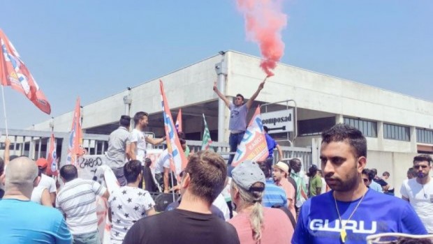 Caro Operai Contro più di 5 milioni di immigrati regolari in Italia, superano i 6 milioni con gli irregolari, in maggioranza sono operai, e fanno parte degli oltre 8 milioni di operai in Italia. Ma non è solo questione di numeri, vediamo alcune brevi considerazioni. Il razzismo di Salvini muove dalla falsità per la quale le disuguaglianze sociali, non sarebbero prodotte dal sistema sociale organizzato per garantire i profitti a padroni, alle banche, ai bottegai grandi e piccoli. Ossia per garantire a tutti coloro che hanno interesse a sostenere qualsiasi forma politica, compreso razzismo e fascismo, pur di realizzare […]