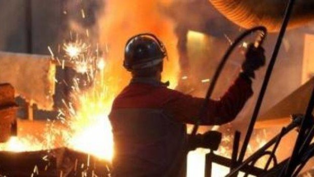 Caro Operaio Contro, Sono finiti i tempi in cui il M5S criticava i 13 precedenti decreti salva profitti dei padroni varati dal 2012 dai precedenti governi. Di Maio è pronto a varare il 14 decreto salva profitti dei padroni all’ILVA di Taranto Arcelor-Mittal insiste nel voler licenziare 6000 operai Di Maio si appresta a chiedere per piacere ad Arcelor-Mittal di rinviare l’ingresso negli impianti dell’ILVA. Di Maio garantirebbe un regalo in euro agli attuali commissari straordinari che attualmente gestiscono l’ILVA Senza Di Maio con Di Maio, il destino di noi operai è continuare a produrre acciaio con la morte […]