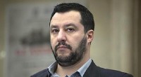 Salvini, Ministro degli Interni,  ci da lezioni di economia: lui ci dice che i padroni reinvestono quello che risparmiano dalle tasse e creano posti di lavoro in più – i padroni non sono cretini: decidono loro quando tirare fuori i soldi dalle tasche per  investire e se investono  lo fanno sempre nelle tecnologie più avanzate che spremono più plus-lavoro a meno operai, cioè buttano sulla strada gli operai resi in  “esubero”dalle nuove tecnologie  e quelli che rimangono producono di più. Non investono certo in posti di lavoro per far piacere al signor ministro – con il tasso di disoccupazione […]